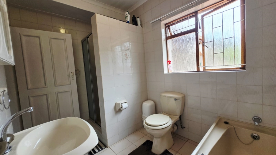 6 Bedroom Property for Sale in The Village Western Cape